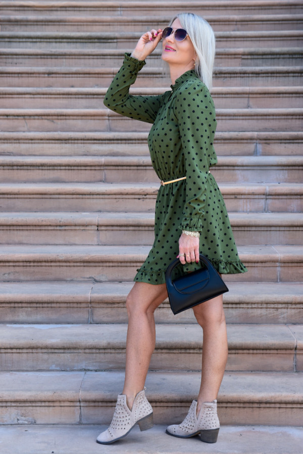 Sukienka rozkloszowana Debby w kropki – zielono-czarna 2