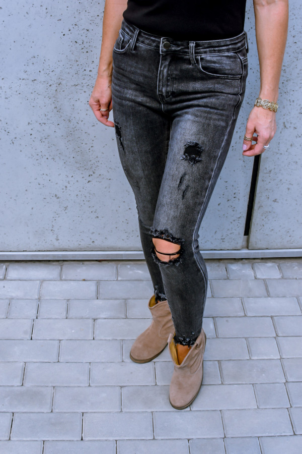 Spodnie skinny jeans z dziurami – czarne 6